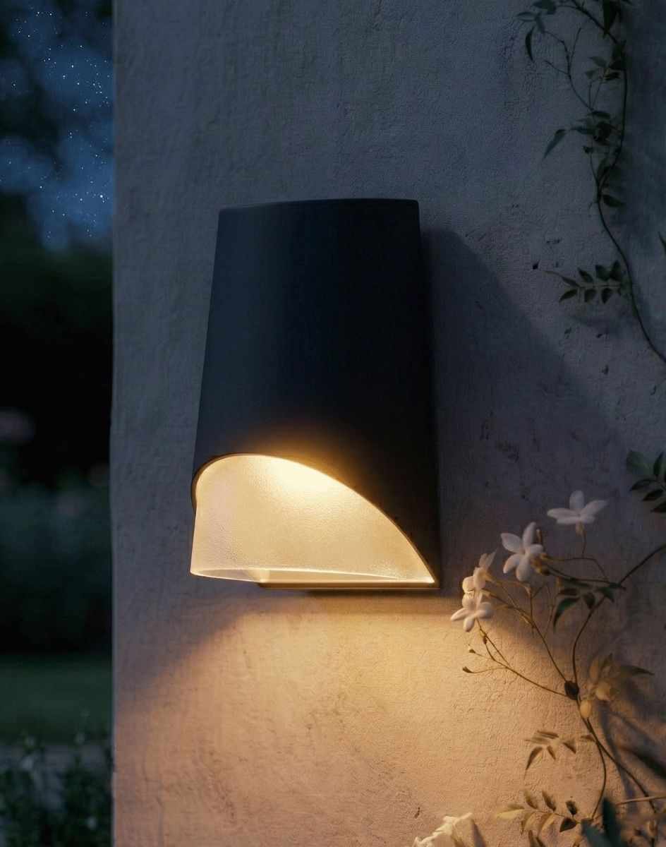 Digital illustration of the "Hedsor" Contemporary Downlighter Wall Light Lit up at Night