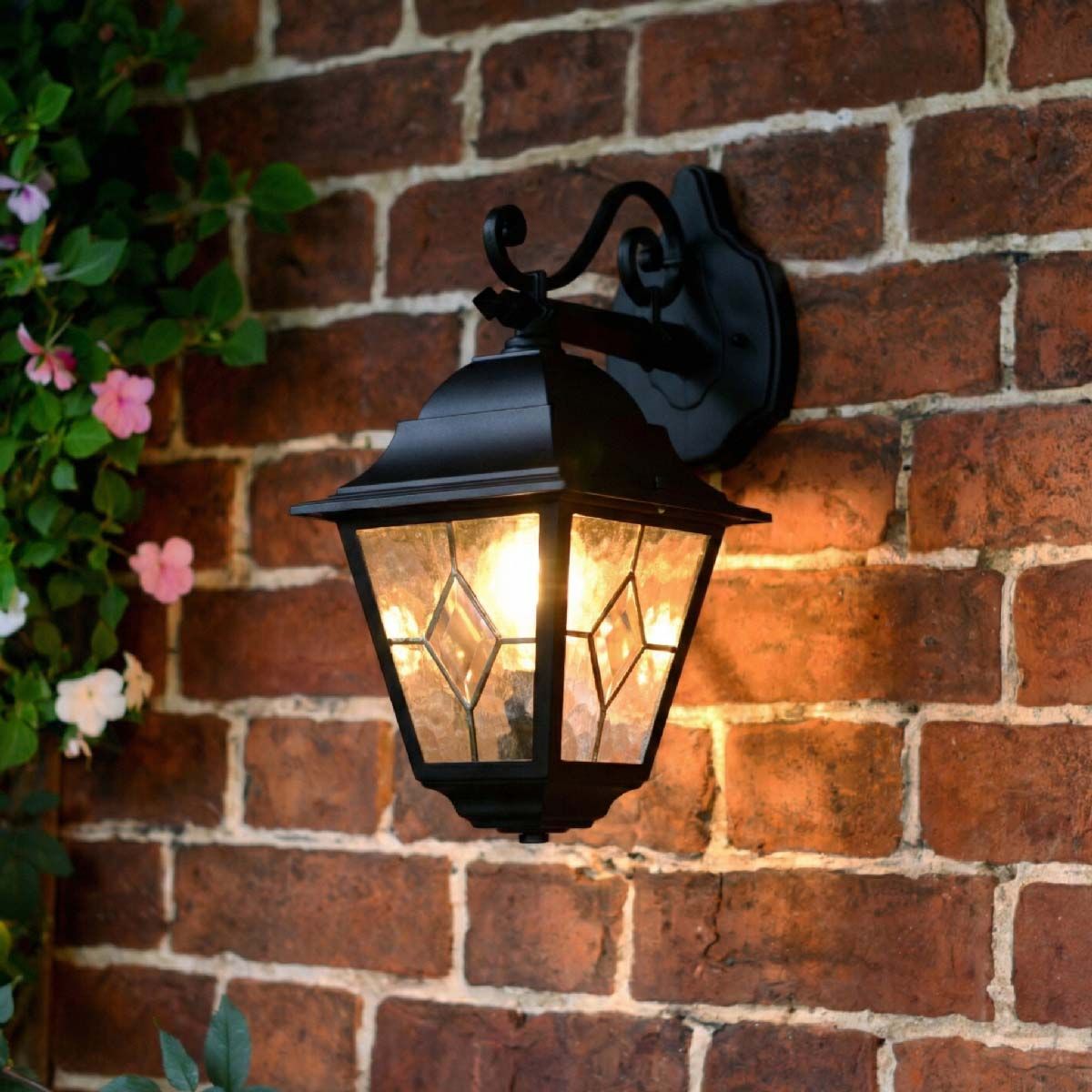 Digital representation of "Sheringham" Traditional Black Top Fix Wall Lantern