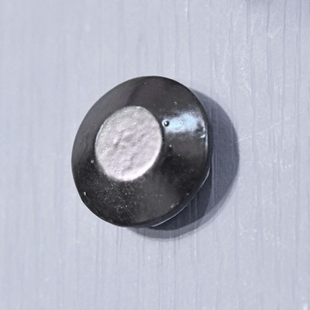 Close up of knocking plate 