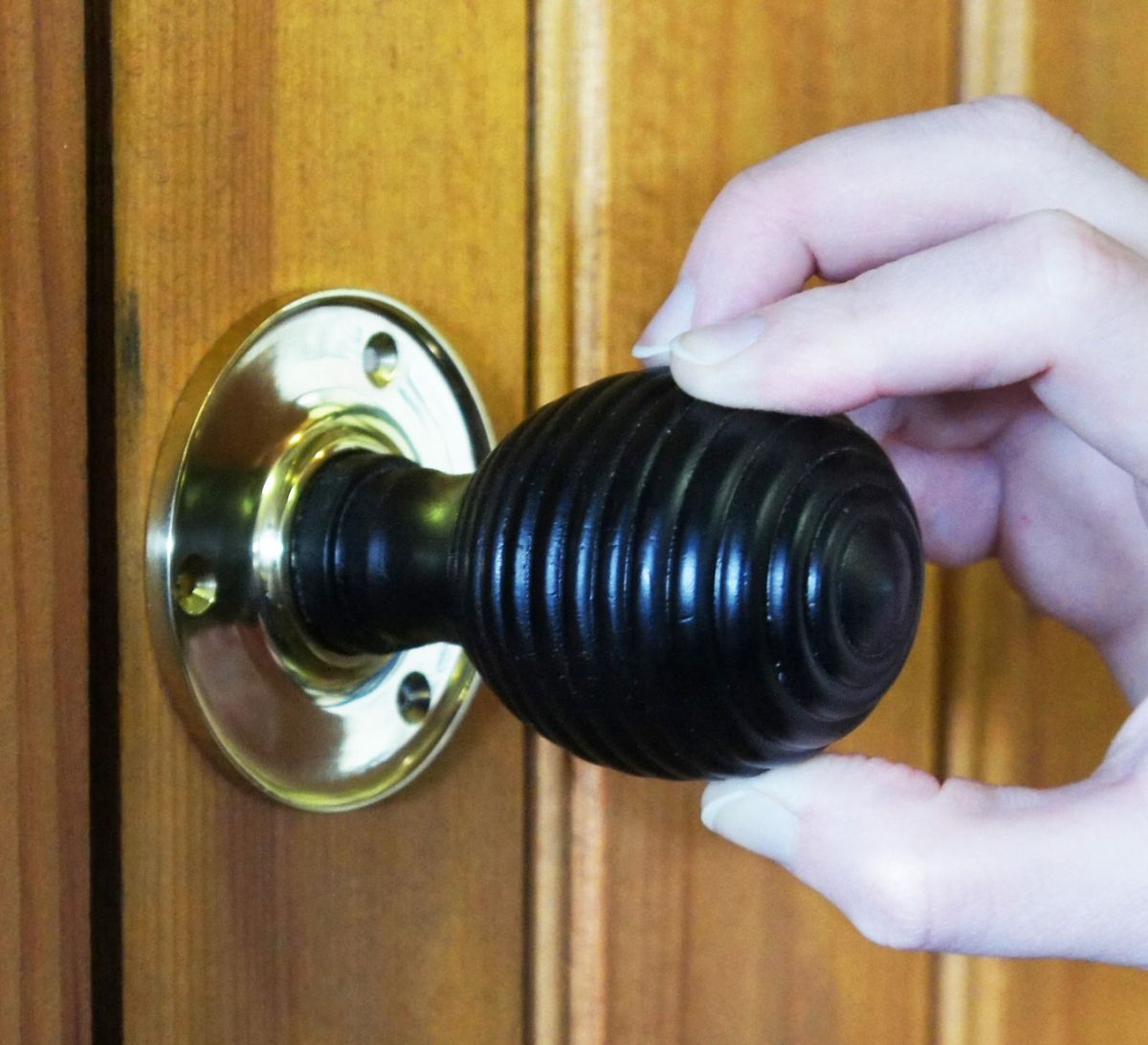 Beehive Wooden Door Knobs