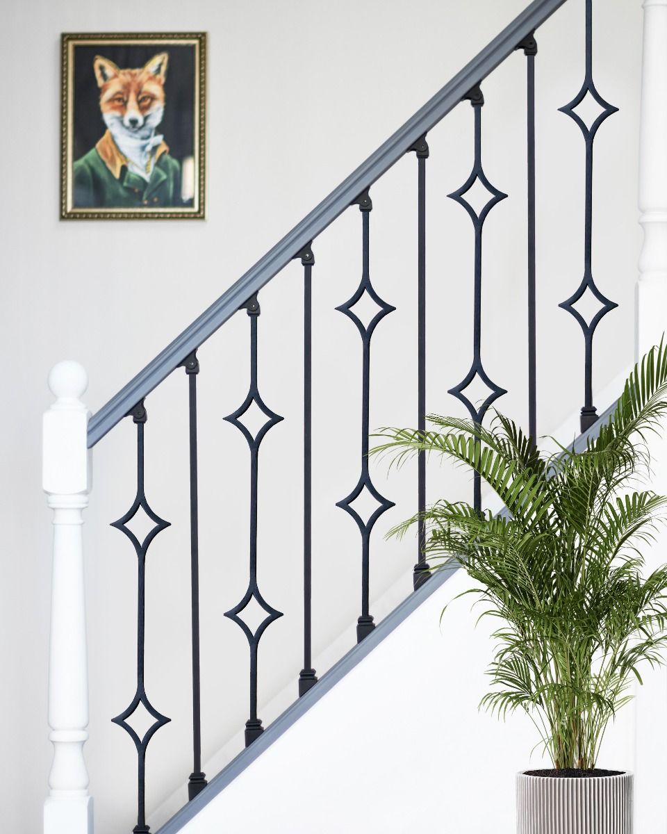  Double Diamond Spindles With Rake Brackets 