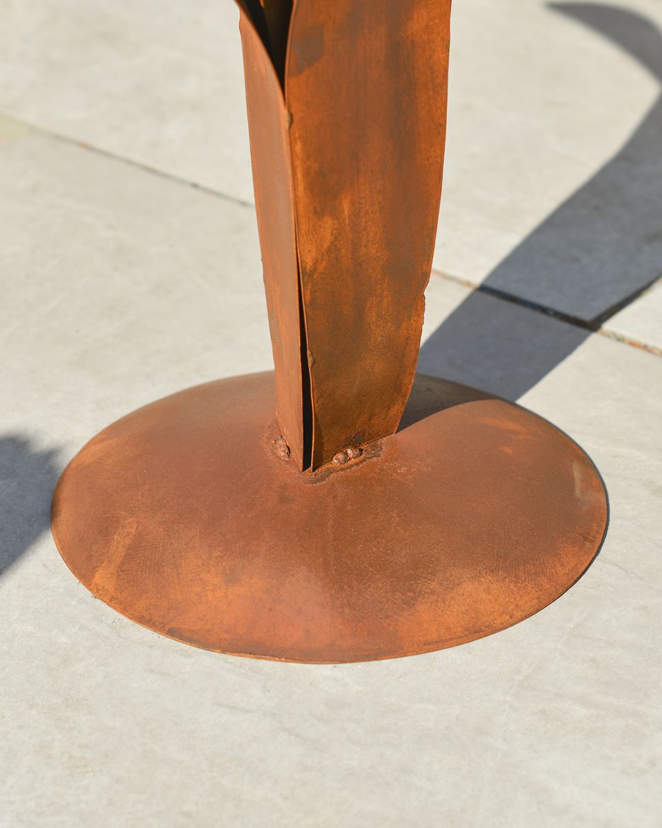 Close-up of the Round Rustic Base on the Flower Sculpture
