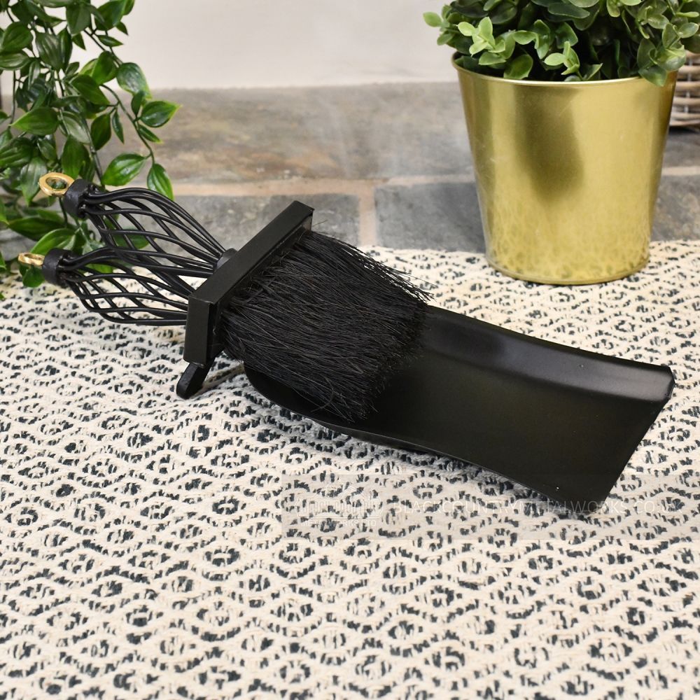 "Dudley" Pan & Brush Set