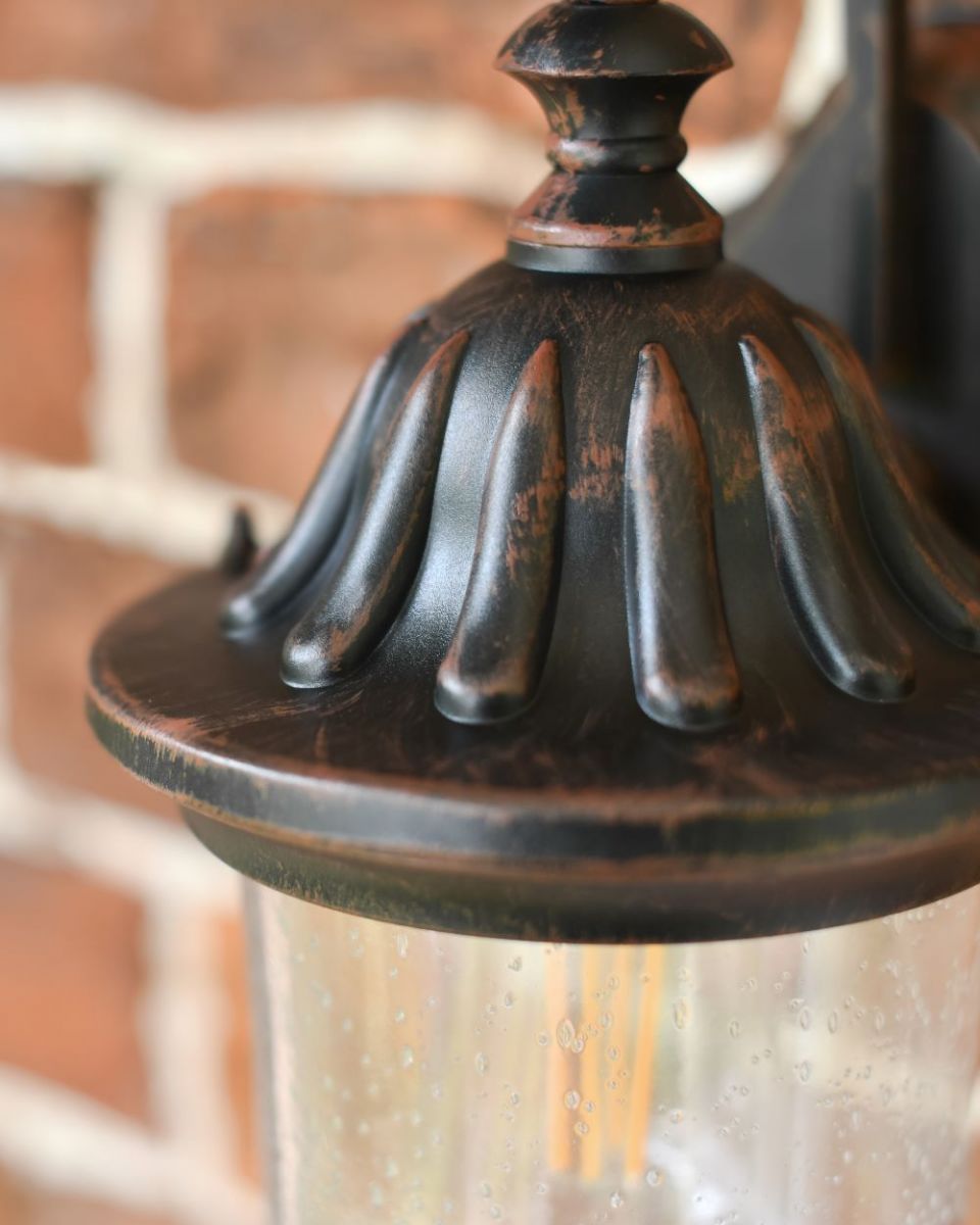 Close up of top of light without bracket Close up of top of light without bracket