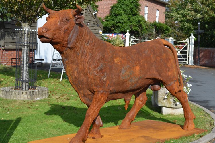farm statue bull cow