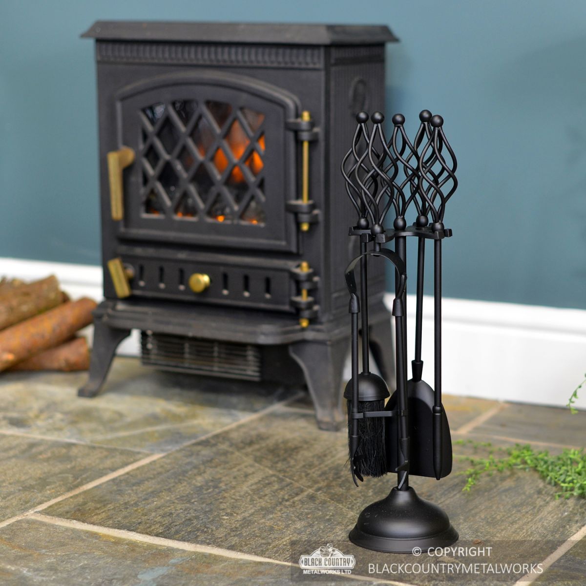 Traditional Companion Set Finished in Black