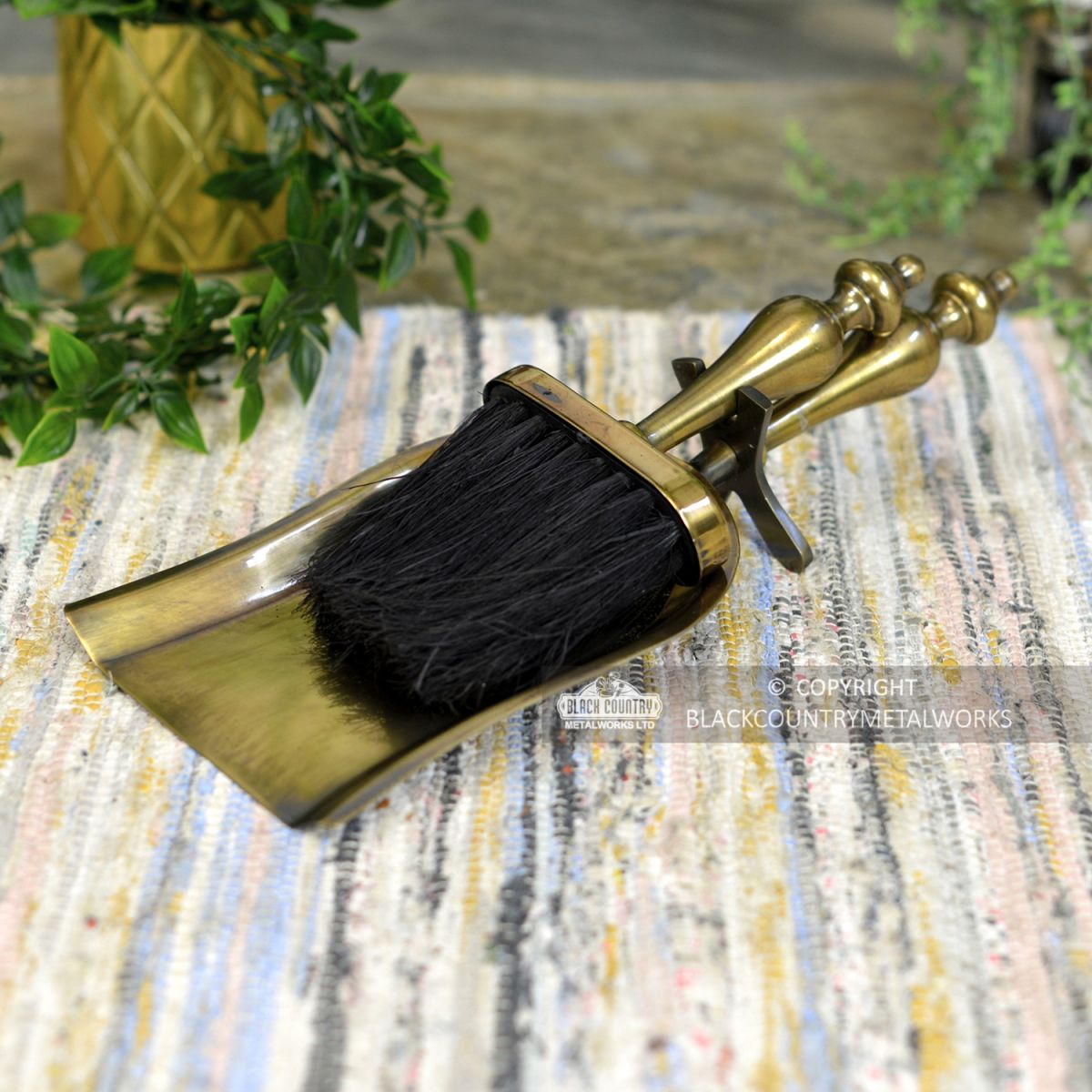 “Merradew Manor” Brush & Pan Set Finished in Antique Brass