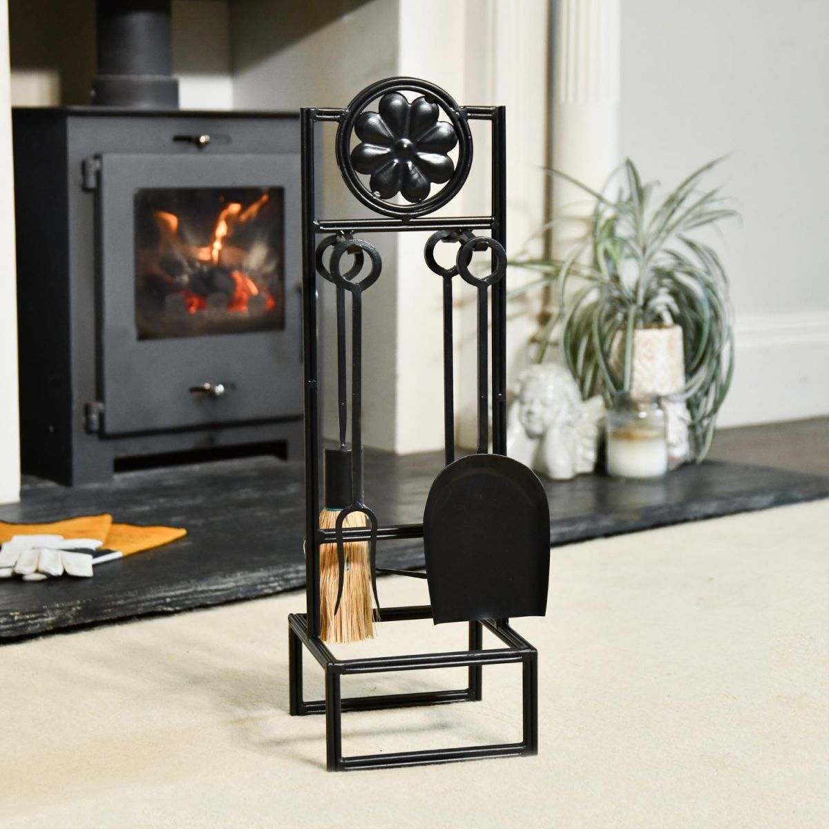 Black Deluxe Iron Companion Set in Living Room 