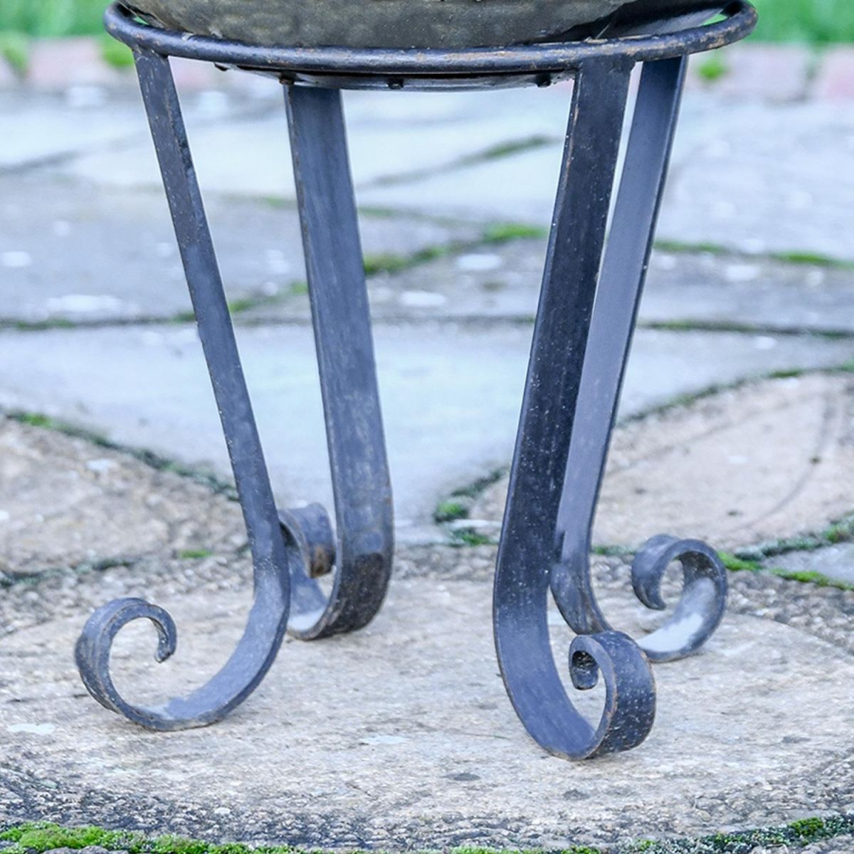 Close up of stand legs on Kadai Bowl  Close up of stand legs on Kadai Bowl