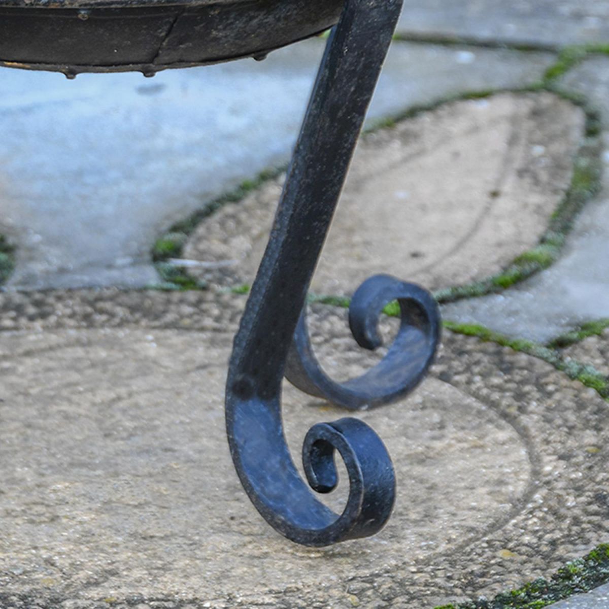 Close up of Kadai Bowl Stand 