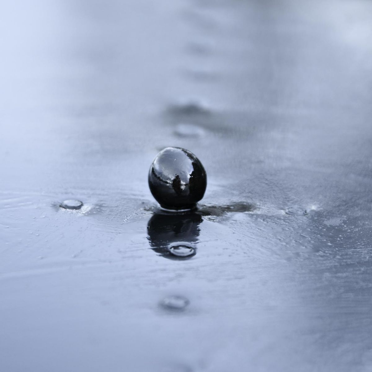 Close up of ball handle 