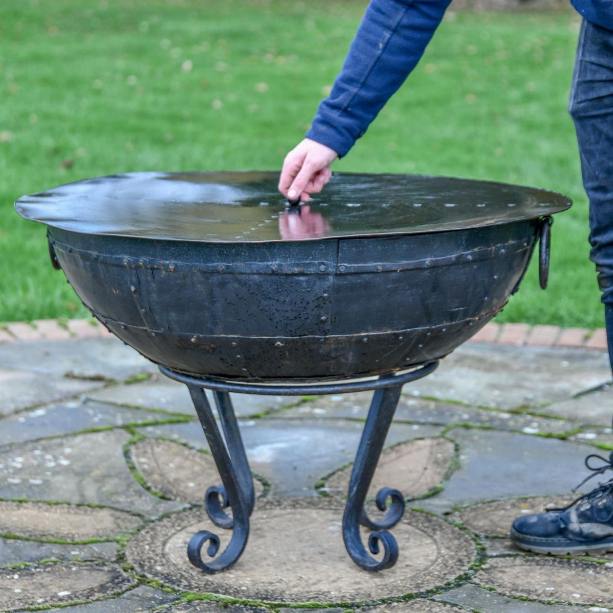 90cm Kadai Fire Bowl Lid on Kadai Bowl