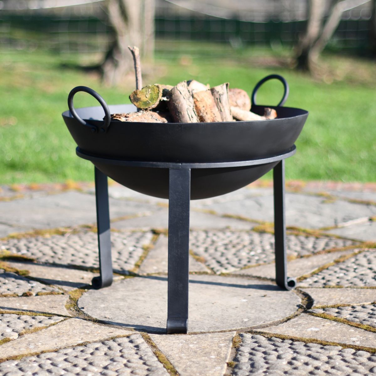 simplistic outdoor bbq with stand