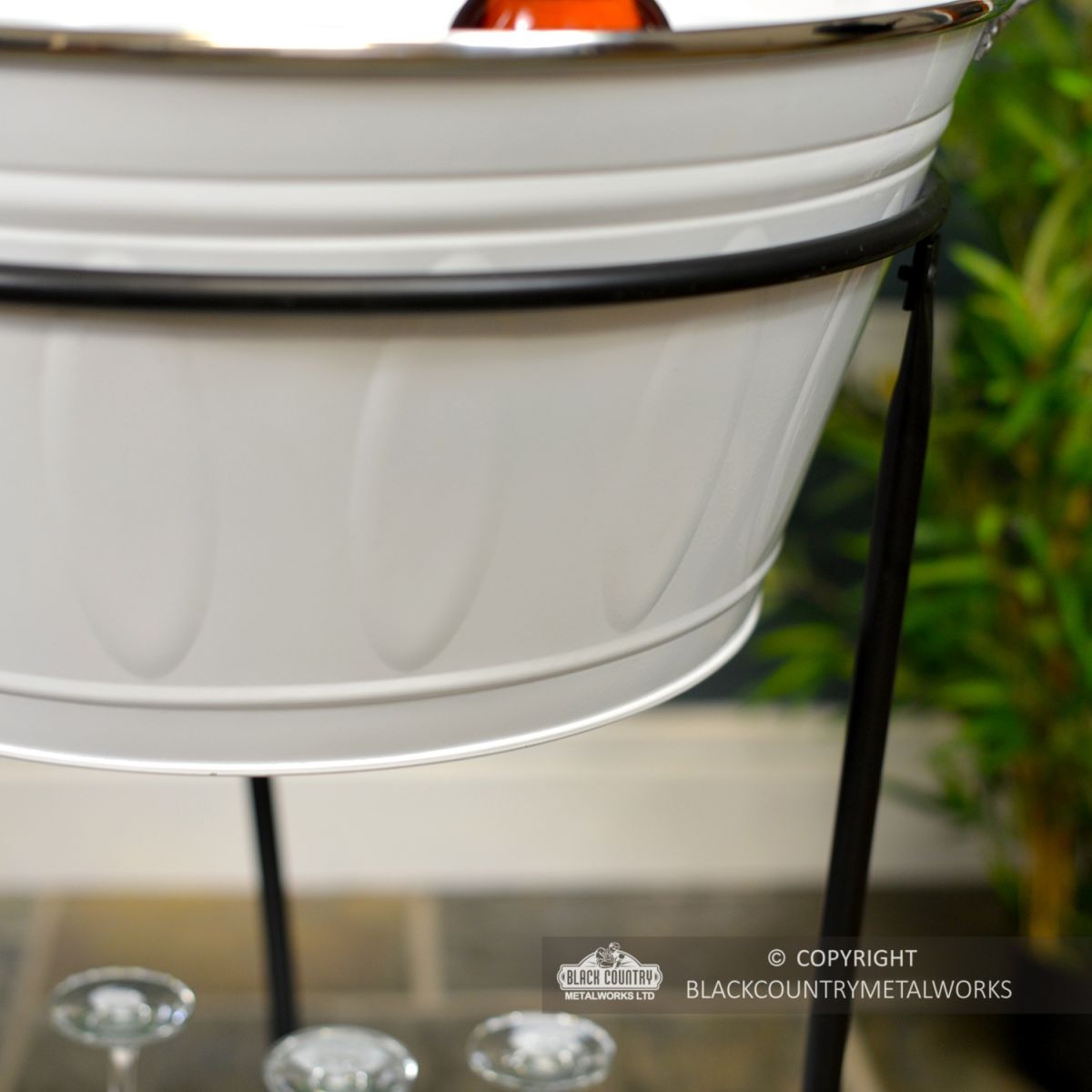 Close-up of yje White Finish on the Free Standing Wine & Ice Cooler