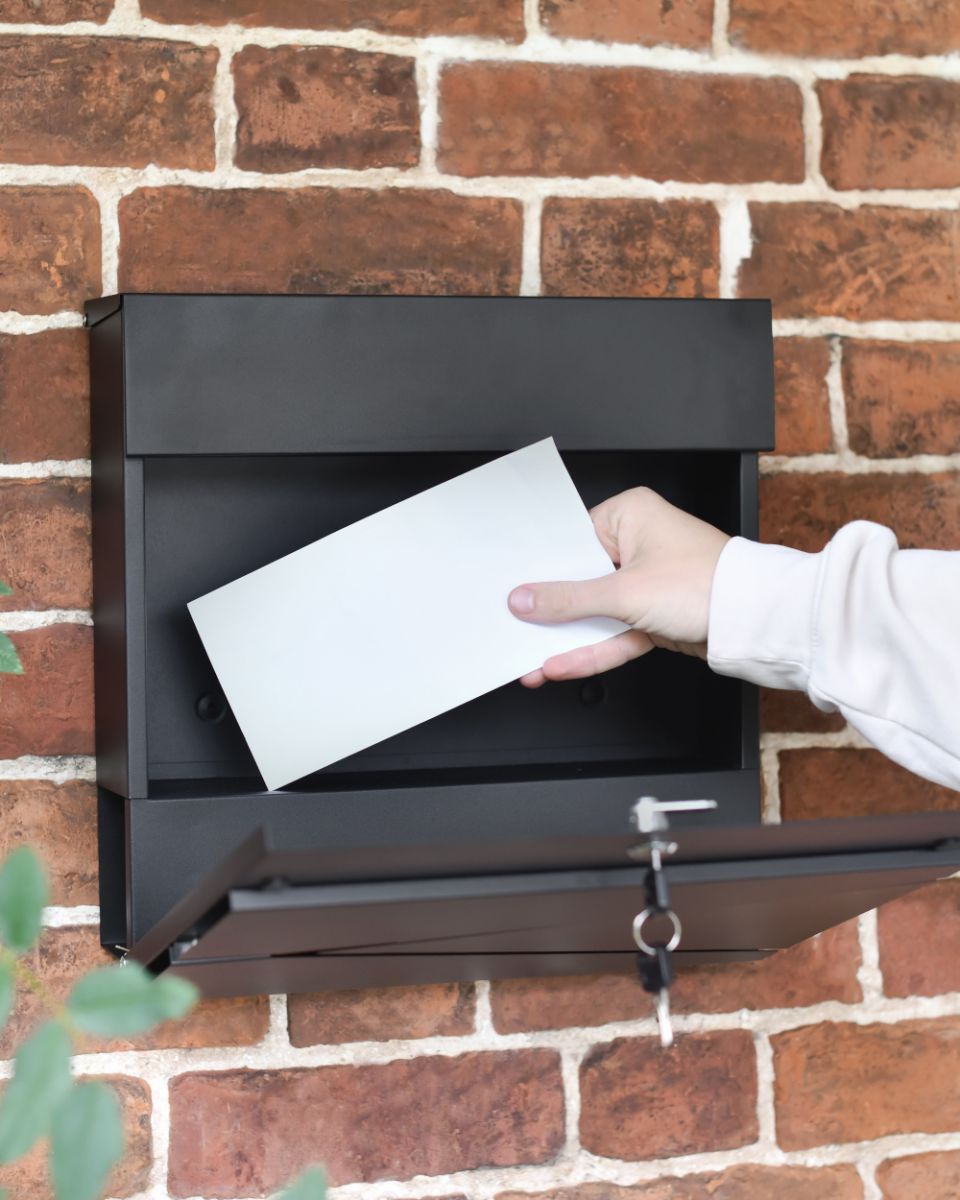 Scale Of The Front Opening On The "Leading Edge" Black Wall Mounted Post Box & Newspaper Holder Scale Of The Front Opening On The "Leading Edge" Black Wall Mounted Post Box & Newspaper Holder