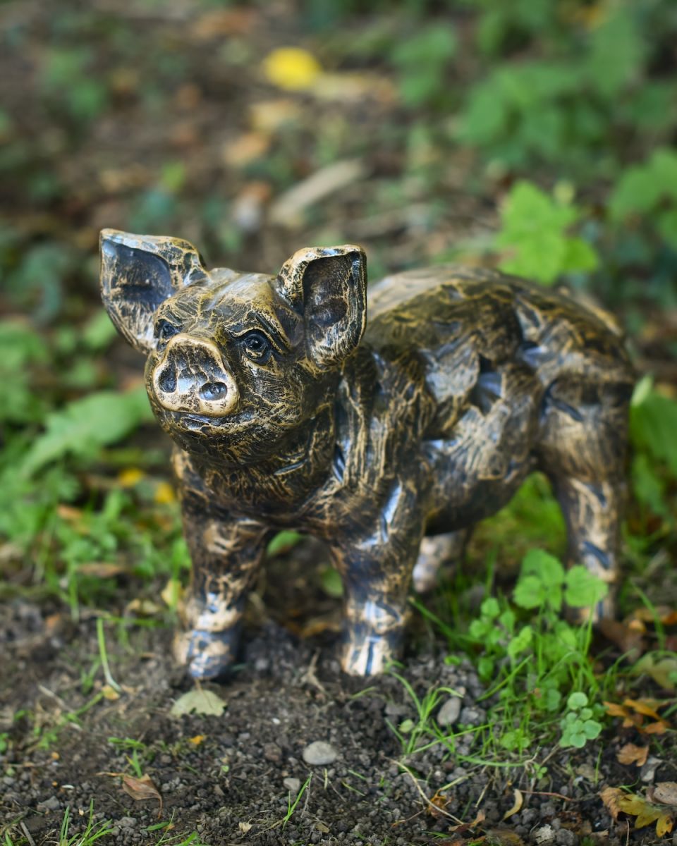 Front view of pig outdoor sculpture