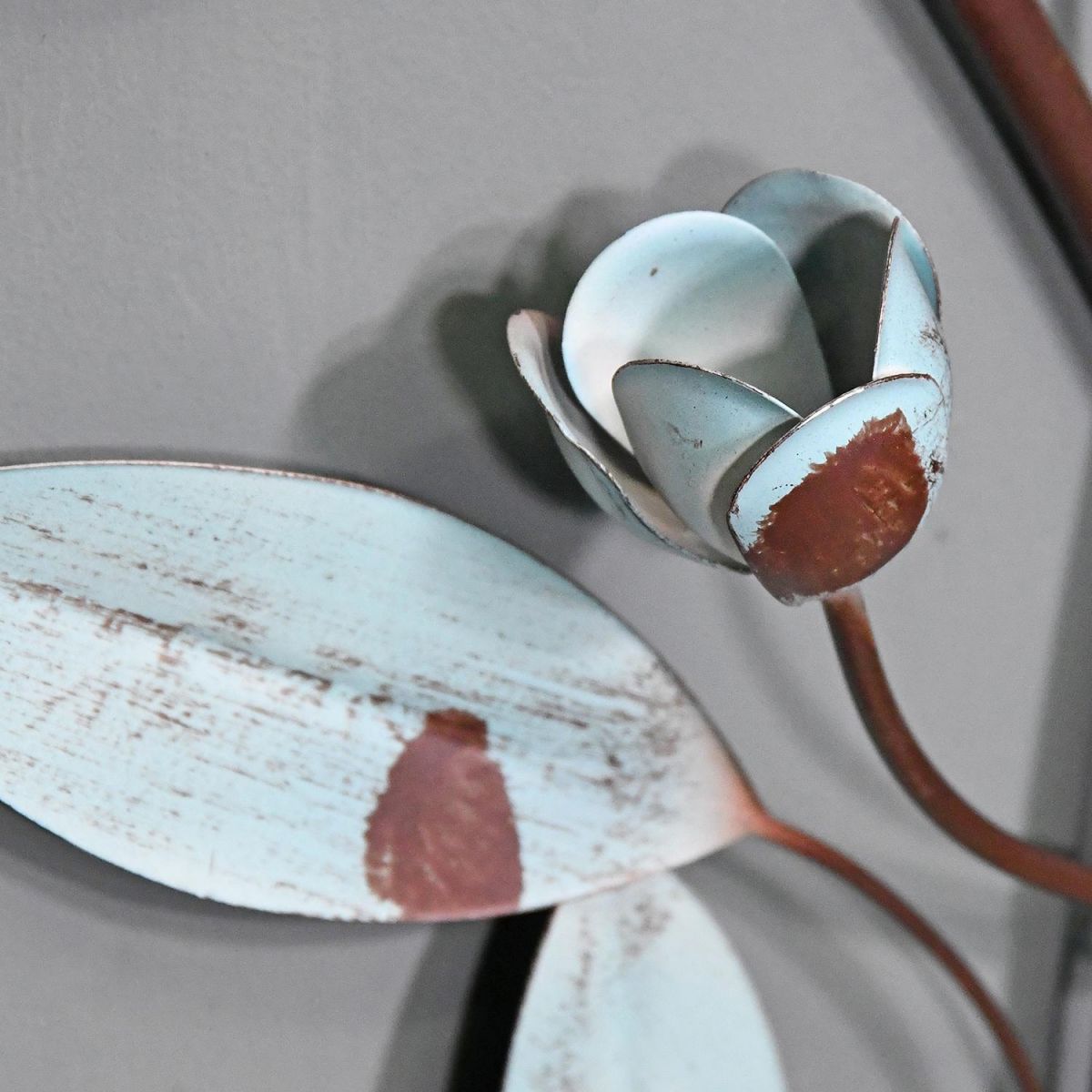 Close-up of the Rustic Blue Finish on the Leaf and Flower