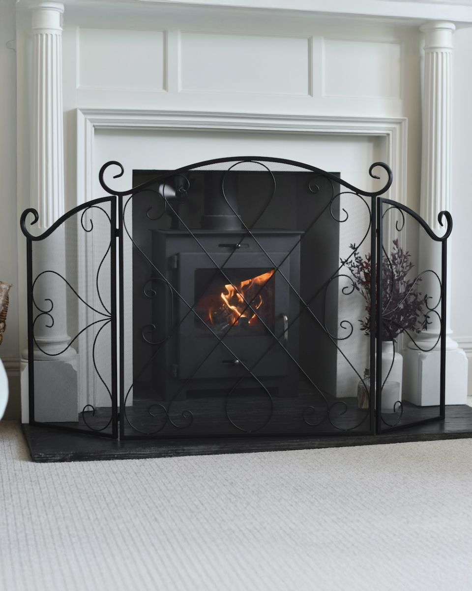 "Fulshaw" Ornate Triple-Fold Fire Guard "Fulshaw" Ornate Triple-Fold Fire Guard