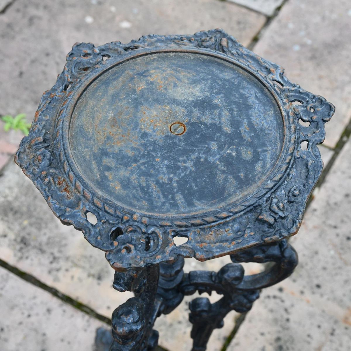Close up of Cast Iron Aged Black Table Top