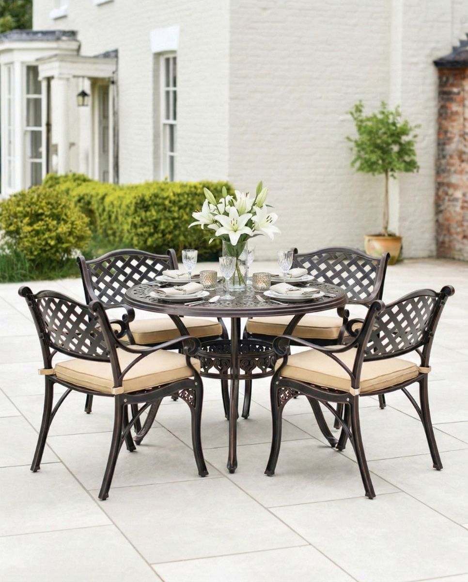 Gemini_Generated_Image_vo89h8vo89h8vo89 dressed table with cushions