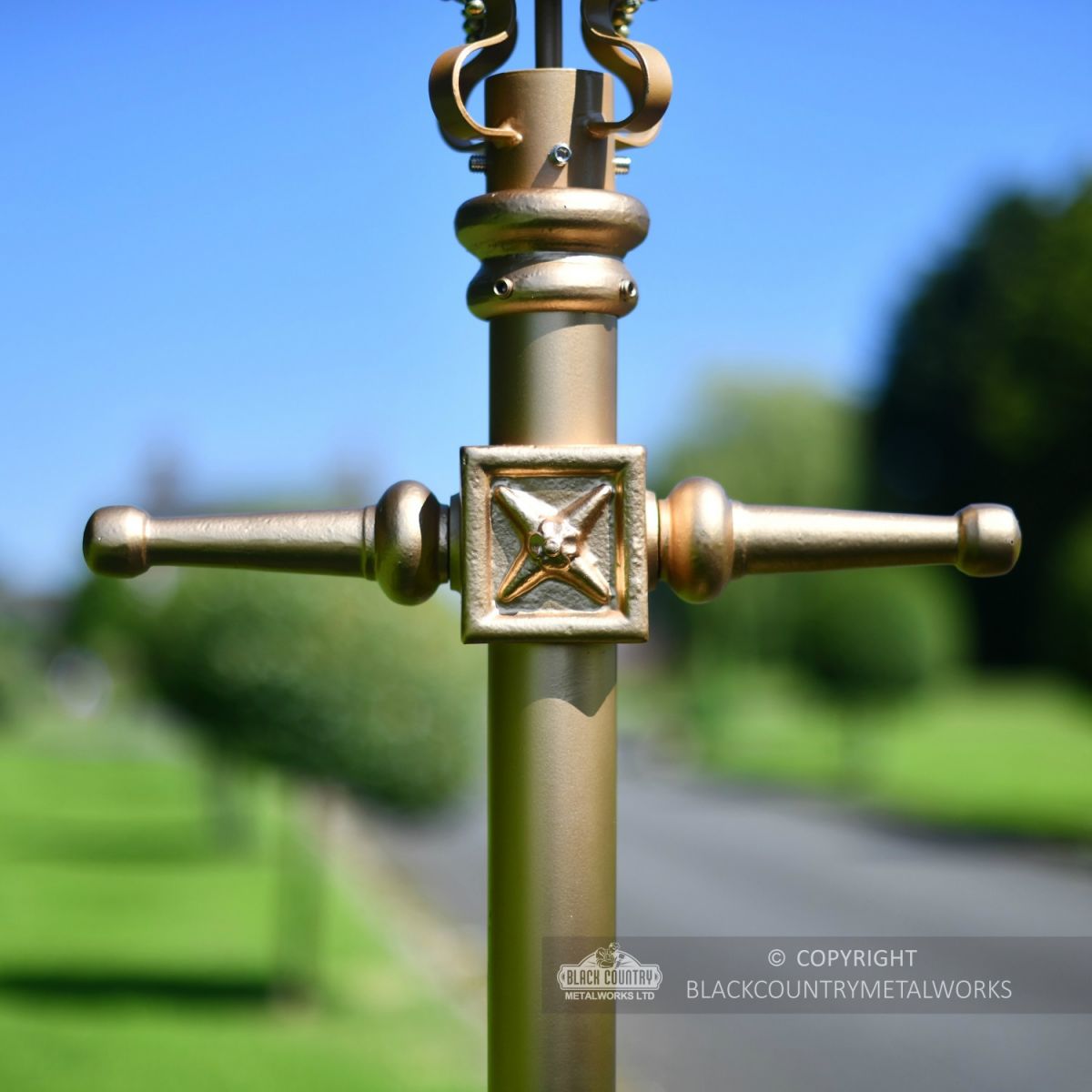 Gold Finish Cast Iron Lamp Post Ladder Bar Block