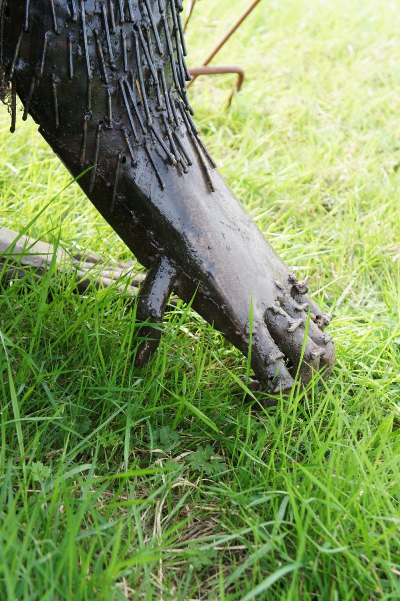 “Lady Thombury” Cross River Gorilla Garden Sculpture “Lady Thombury” Cross River Gorilla Garden Sculpture