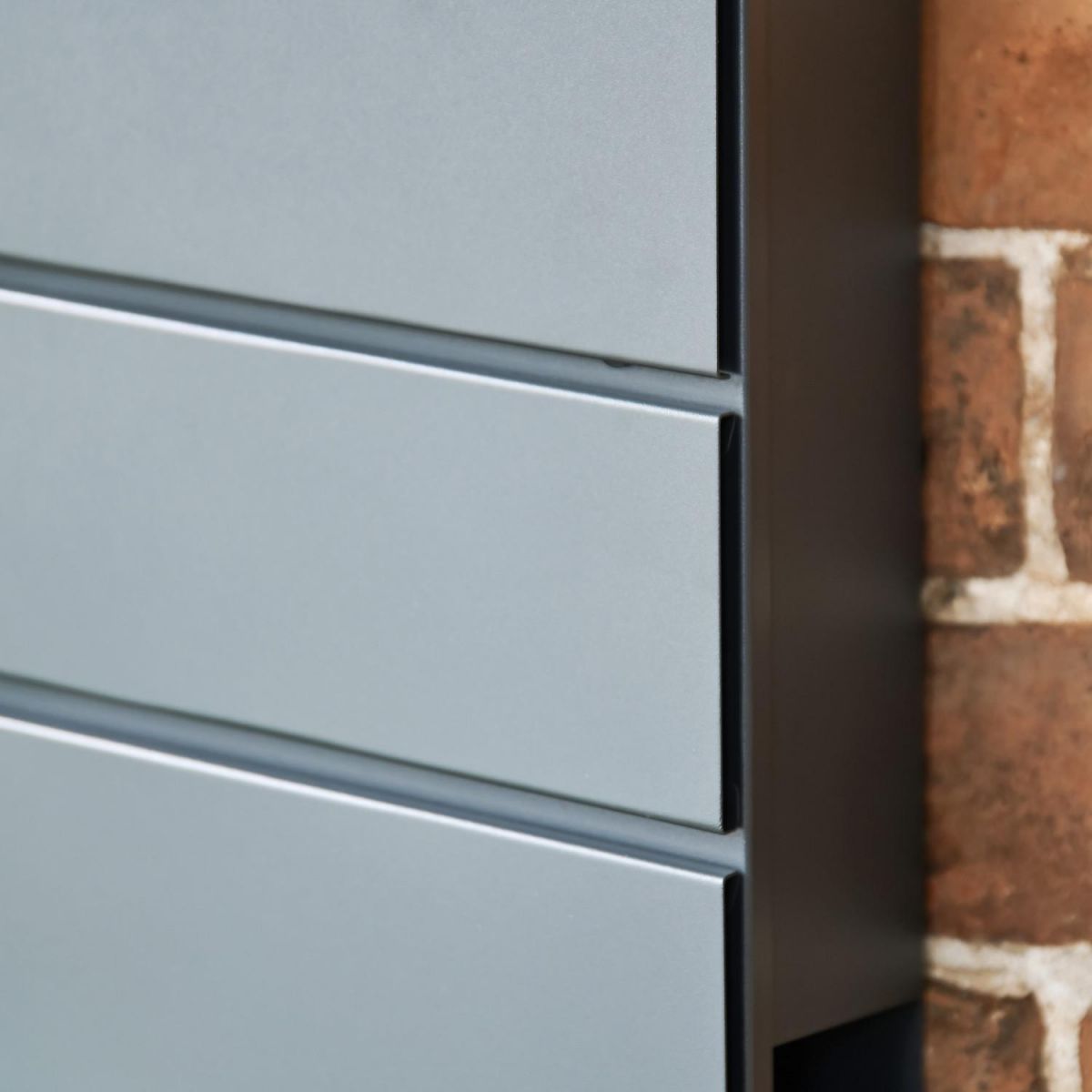 Close-Up of Slanted "Cambered" Design Close-Up of Slanted "Cambered" Design