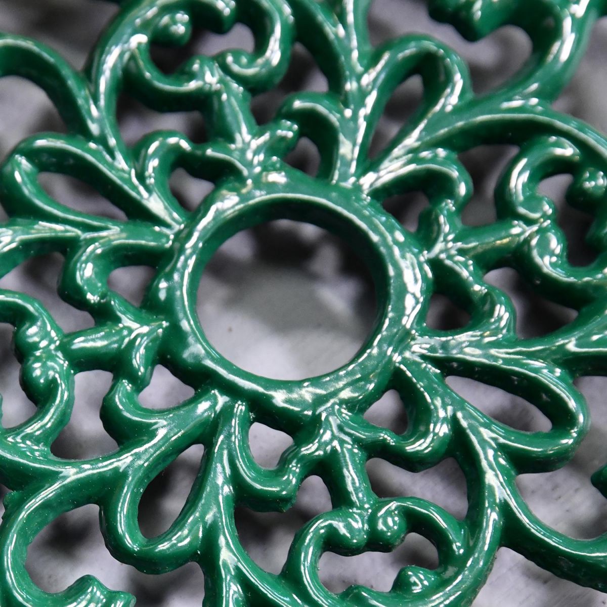 Ornate Design on the Green Heavy Duty Cast Iron Round Trivet