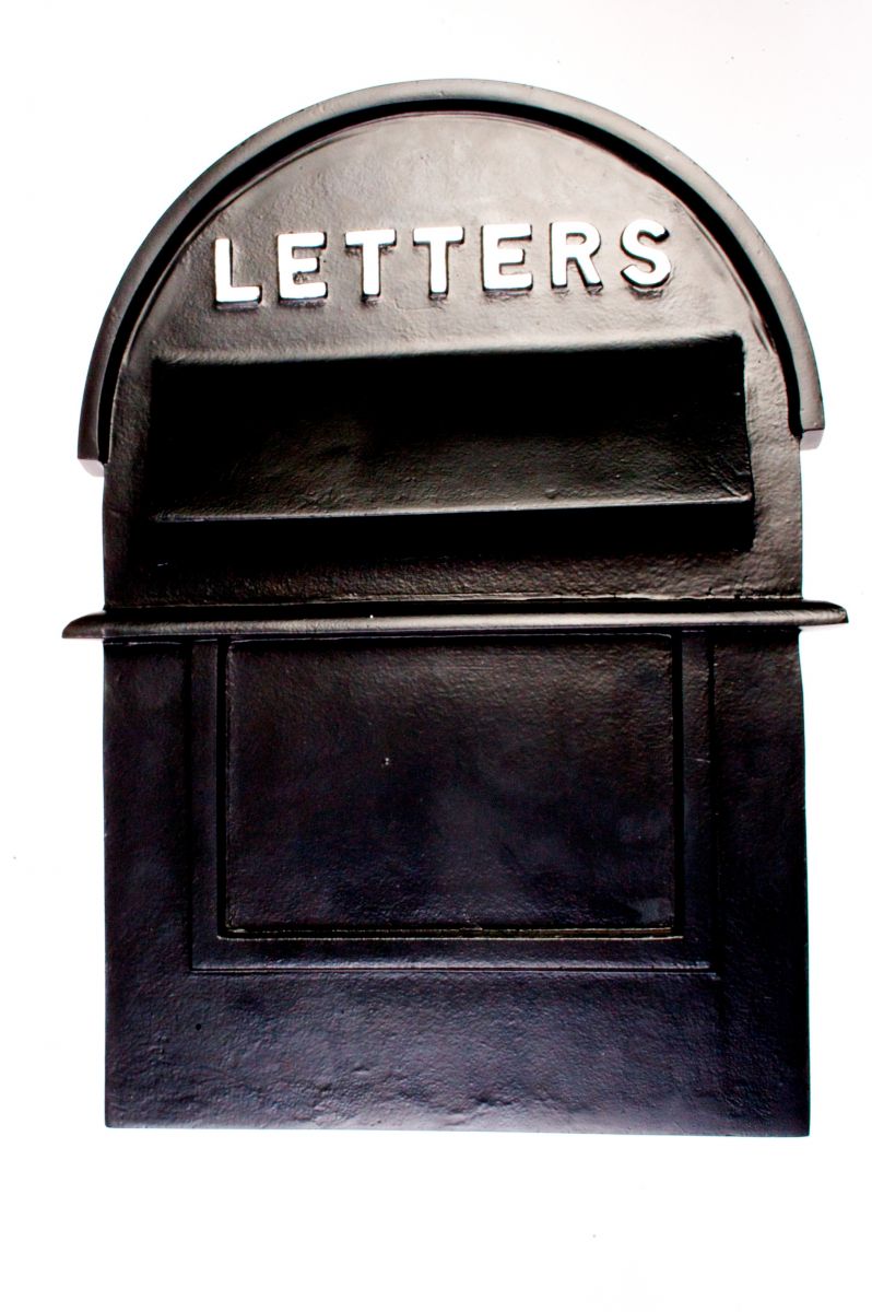 Grosvenor Telescopic Post Box Finished in Black With White Lettering