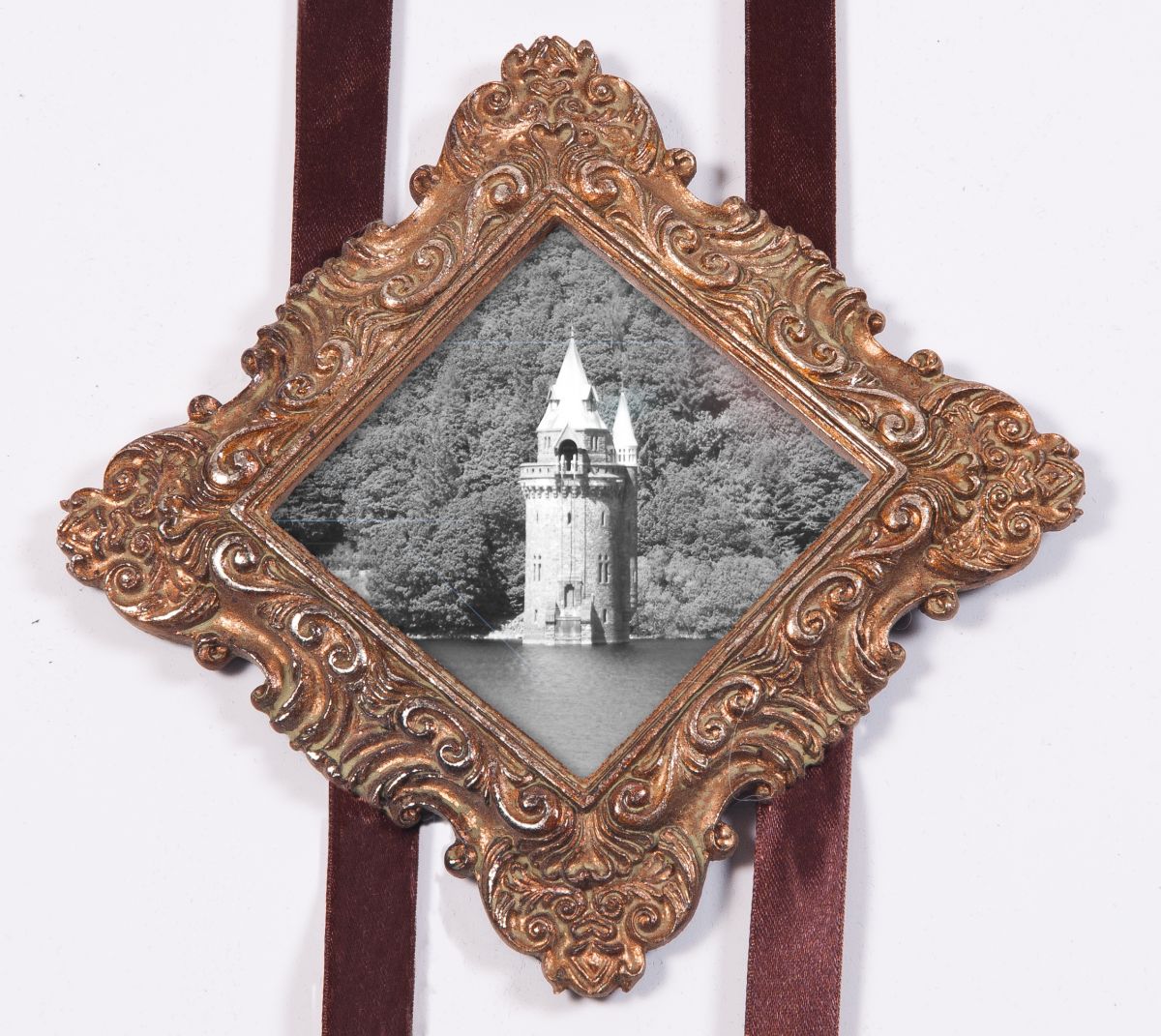 “Treasured memories” Victorian Picture Frame “Treasured memories” Victorian Picture Frame