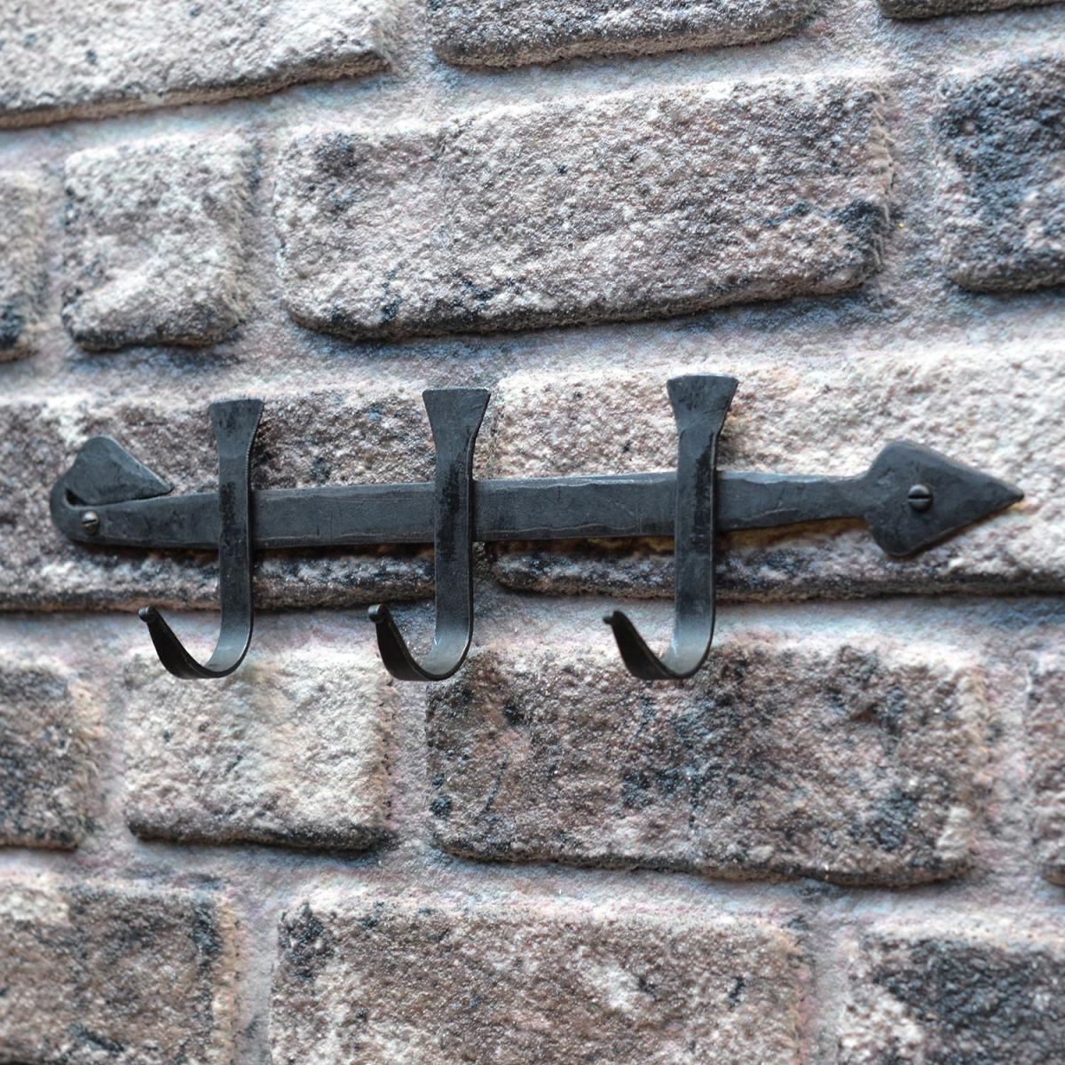 "Hornchurch" Hook Rail in Situ