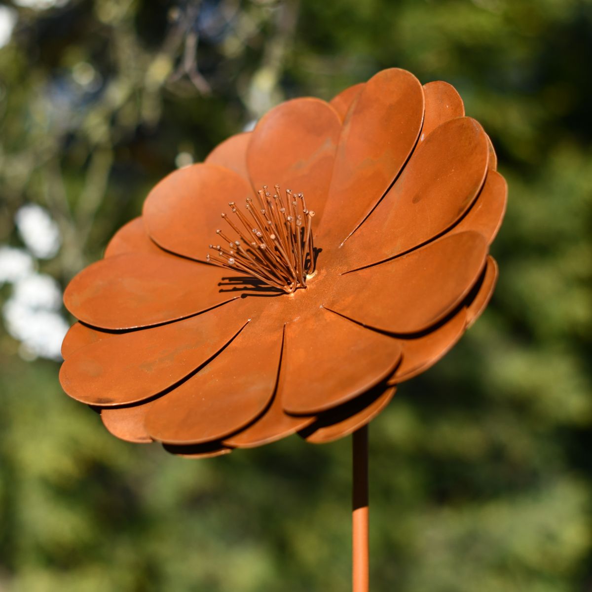 Detailed image of Daisy exterior garden flowerbed sculpture