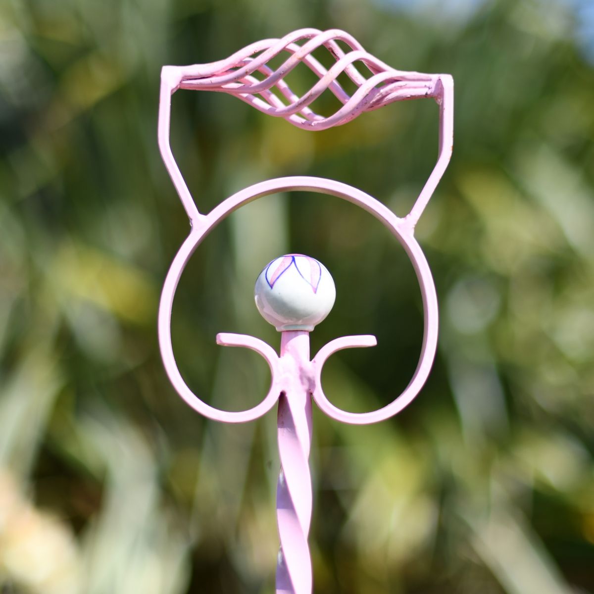 Detailed image of blacksmith crafted support handle