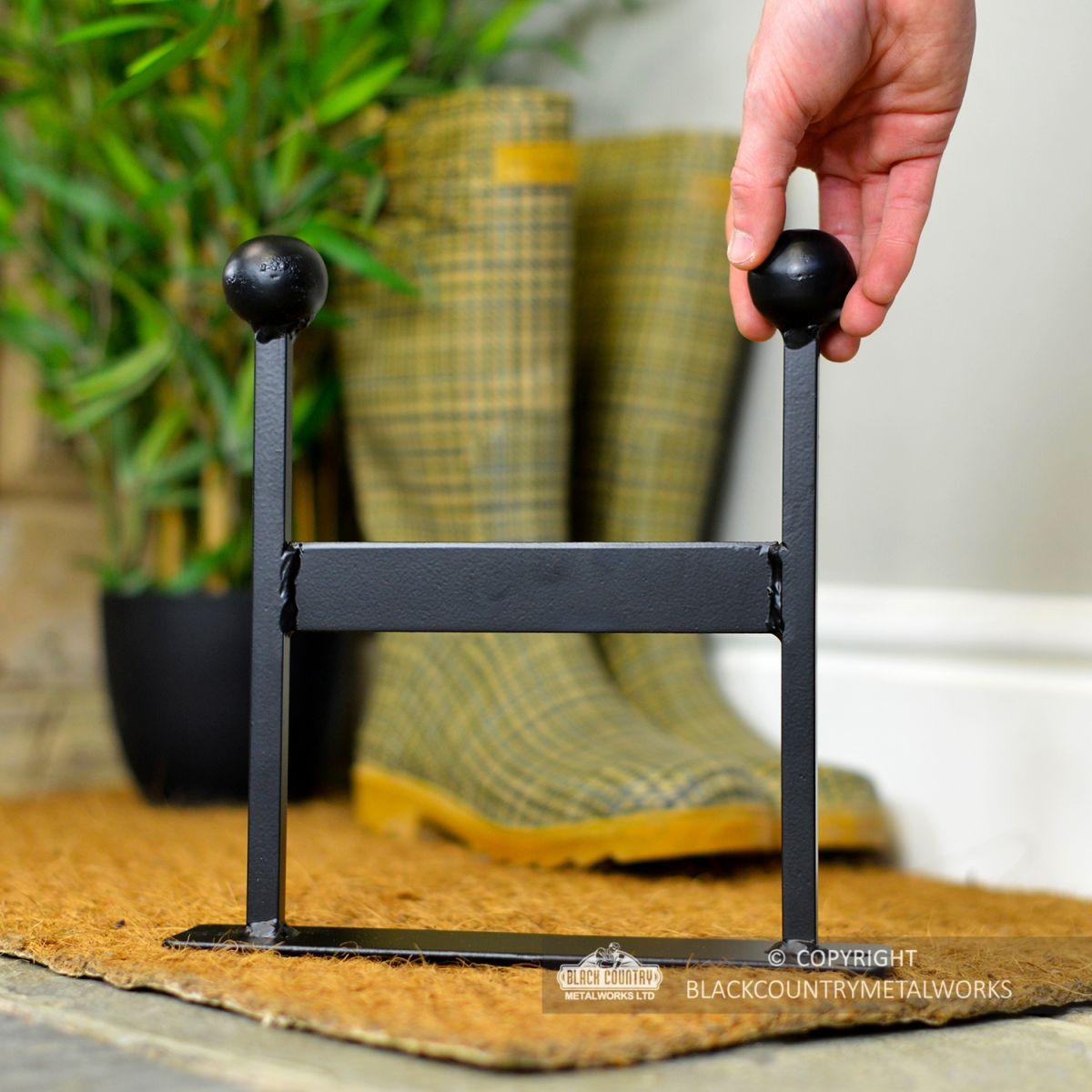 "Chester Lane" Boot scraper to Scale