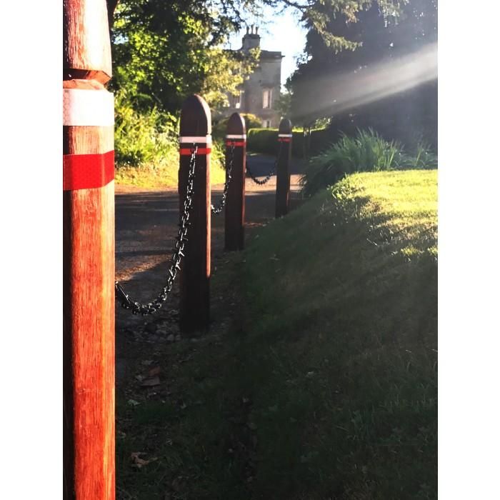 Black Galvaised Spiked Chain in Use with Wooden Bollards