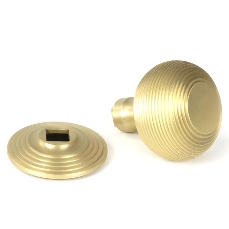 Close-Up of Individual Satin Brass "Gloria" Beehive Door Knob - 80mm Close-Up of Individual Satin Brass "Gloria" Beehive Door Knob - 80mm
