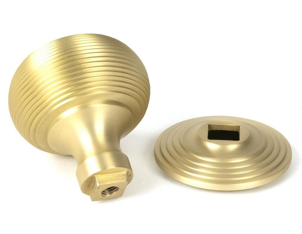 80mm Individual Satin Brass "Gloria" Beehive Door Knob 80mm Individual Satin Brass "Gloria" Beehive Door Knob