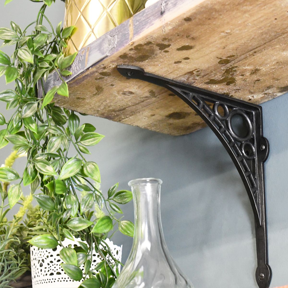 Close-up of the Fixing Points on the "Iron Bridge" Shelf Bracket Close-up of the Fixing Points on the "Iron Bridge" Shelf Bracket