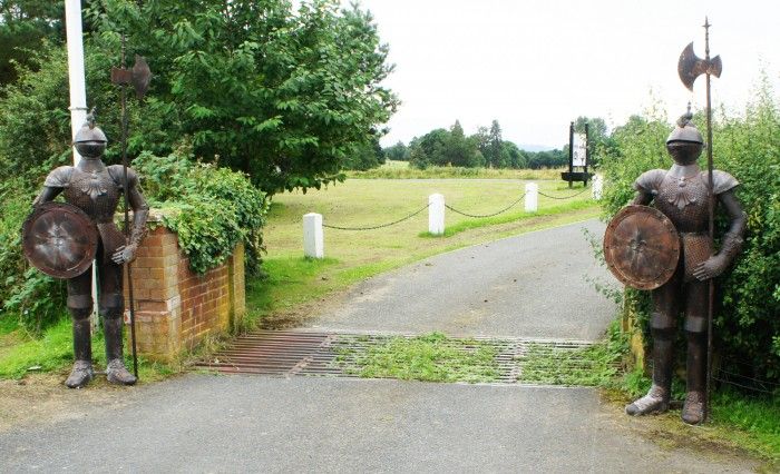 16th Century “White Knight” Replica, Ornamental Suit of Armour, Hand Made in Rustic Metal 16th Century “White Knight” Replica, Ornamental Suit of Armour, Hand Made in Rustic Metal