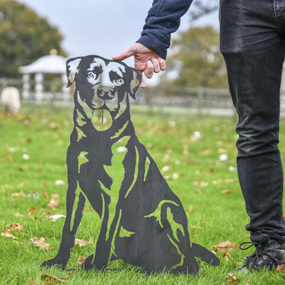 Unfinished Metal Labrador Silhouette 