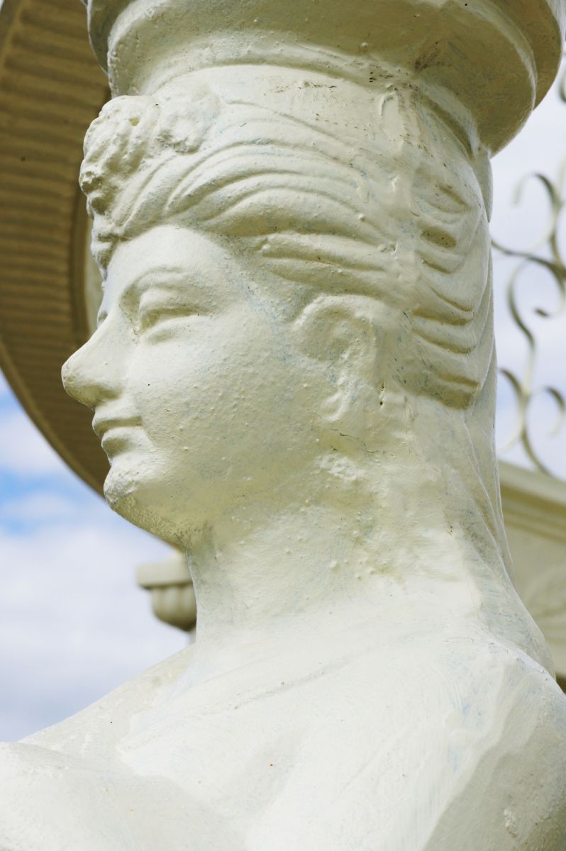 "The Imperial Adariani" Cream Gazebo 