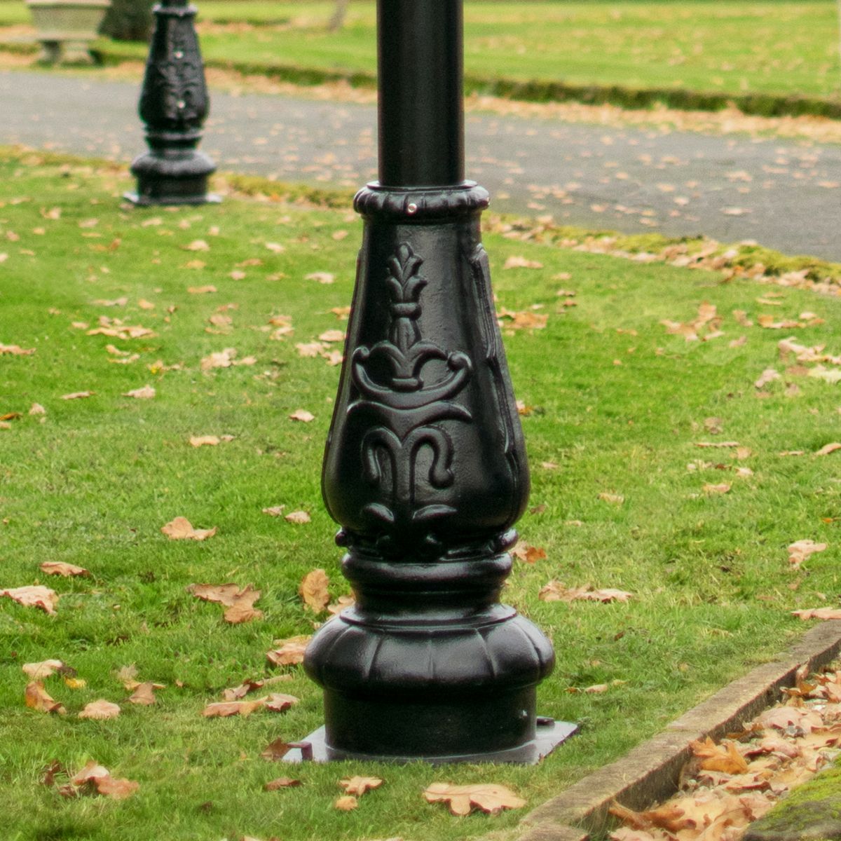 Close up detailed image of Traditional Cast iron Lamp Post Base