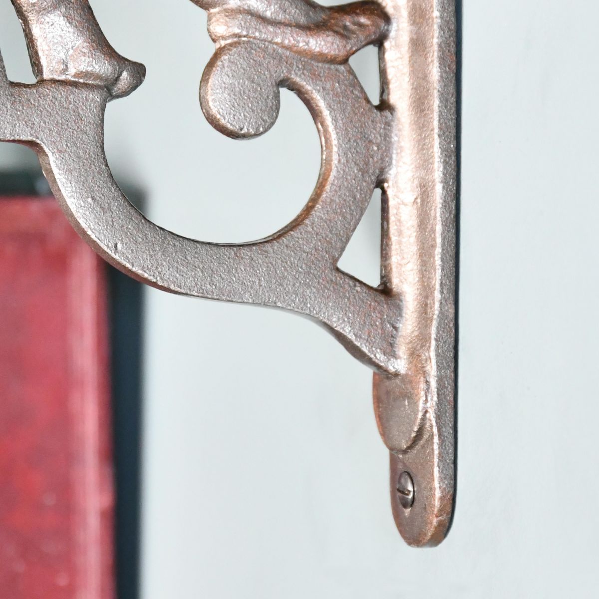 Close-up ofthe Ornate Design on the Bottom of the Bracket