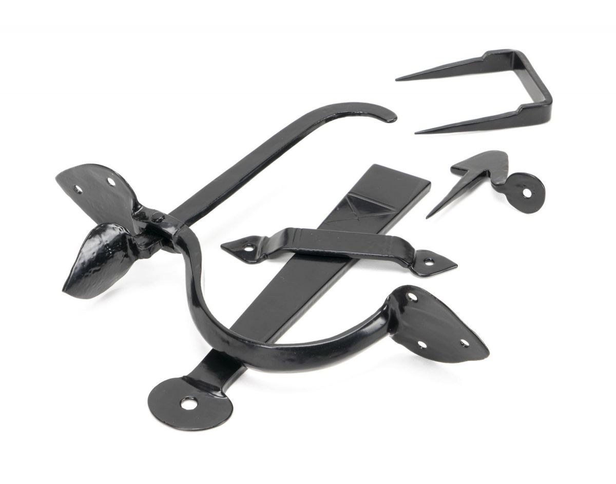 Large Sleek Black Gothic Thumb Latch Set 