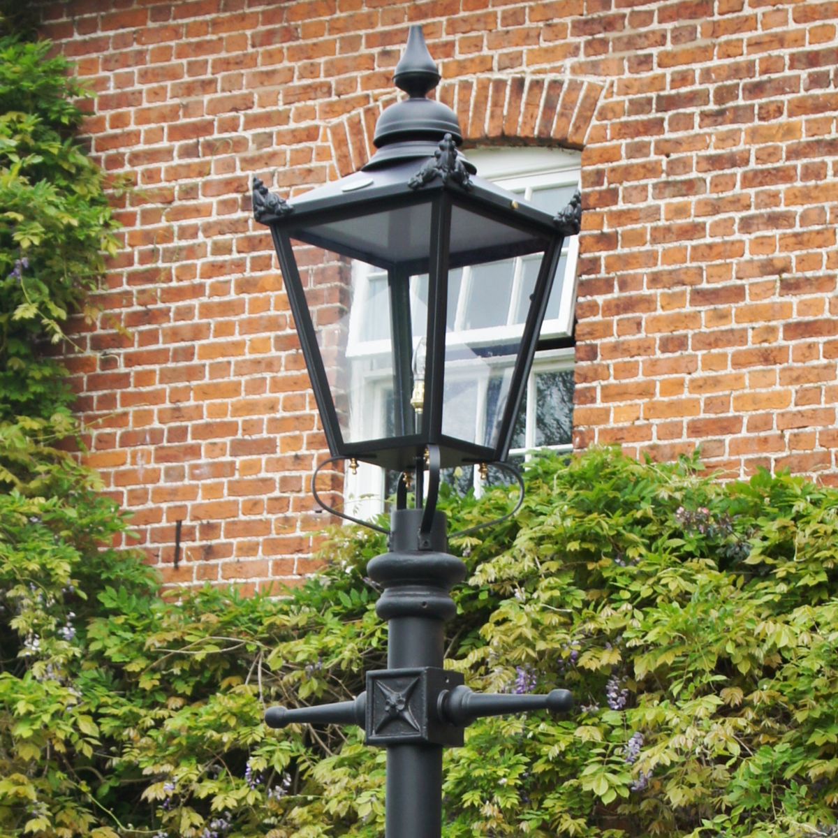 Victorian Lamp Post - Black - Lantern Head 