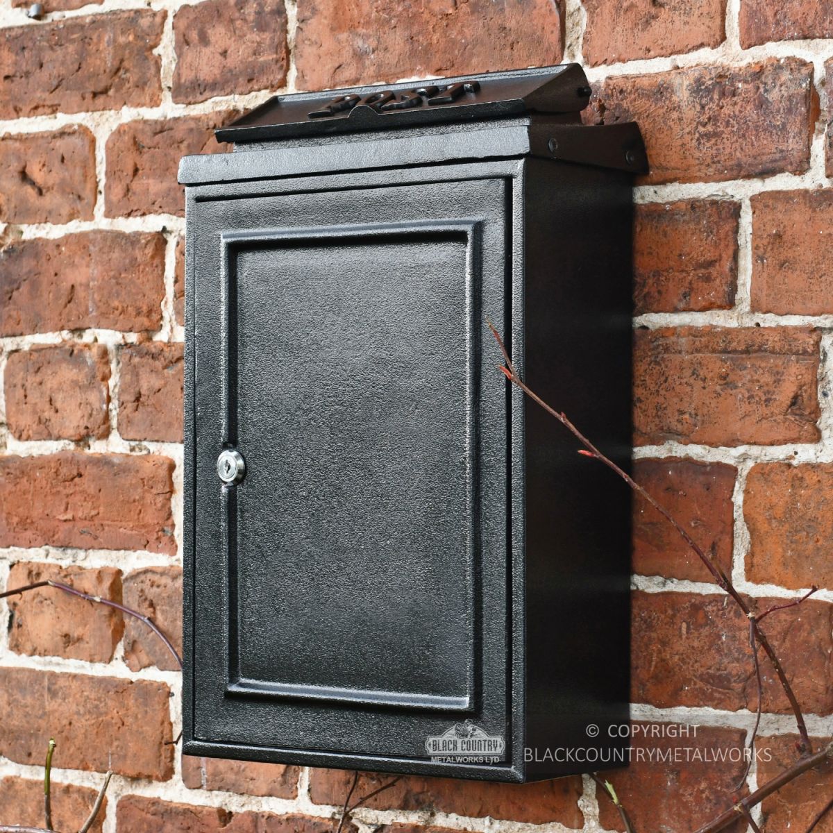 "Charlton Grange" Black Simplistic Wall Mounted Post Box