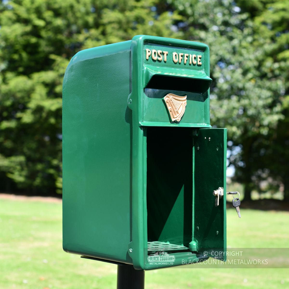 Irish Harp Post and Parcel Box With Column