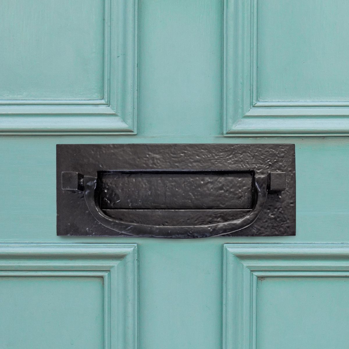 Norbrook Deluxe Cast Iron Letter Plate with Integral Knocker Norbrook Deluxe Cast Iron Letter Plate with Integral Knocker