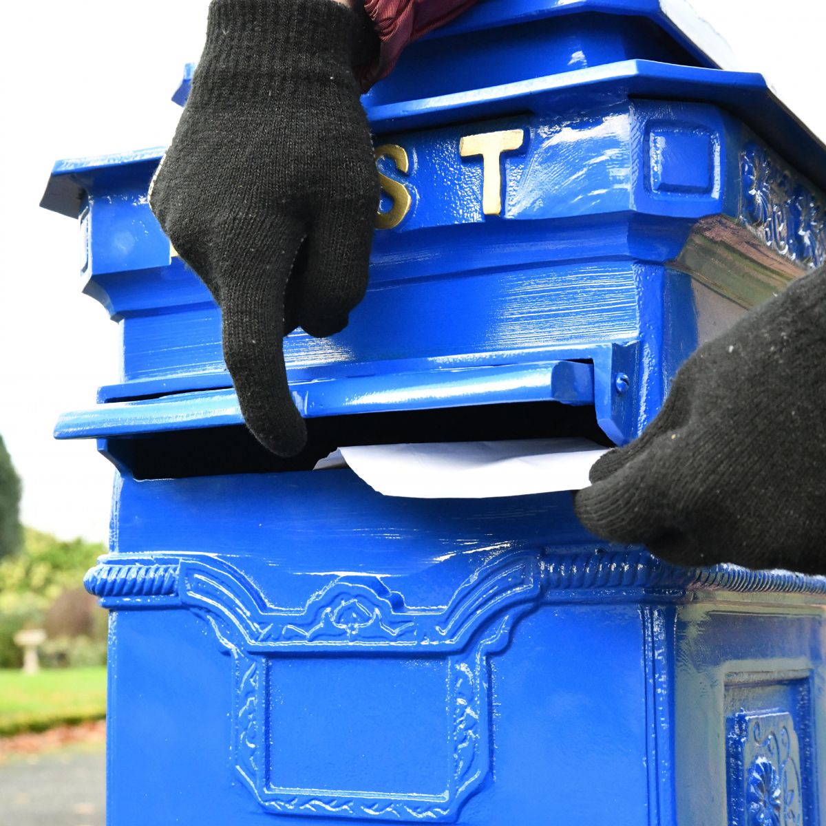 Close up of letter aperture 