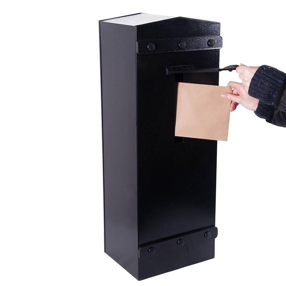 Large Aperture Mail Slot on the "Royal Bellman" Post Box Large Aperture Mail Slot on the "Royal Bellman" Post Box